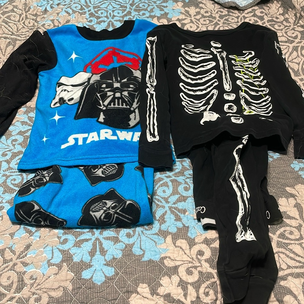 Lot of kids size 6 pajamas